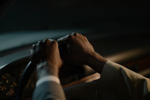 Bezpečně za volantem: Jak zvládnout noční jízdu jako profík