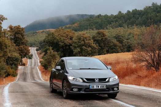 Překonání strachu z jízdy po dálnici: Kompletní průvodce